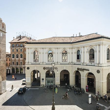 Myplace Piazza Dei Signori Apartments เตรวิโซ ภายนอก รูปภาพ