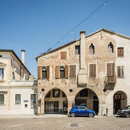 Myplace Piazza Dei Signori Apartments เตรวิโซ ภายนอก รูปภาพ