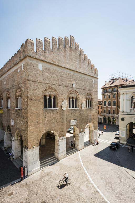 Myplace Piazza Dei Signori Apartments เตรวิโซ ภายนอก รูปภาพ