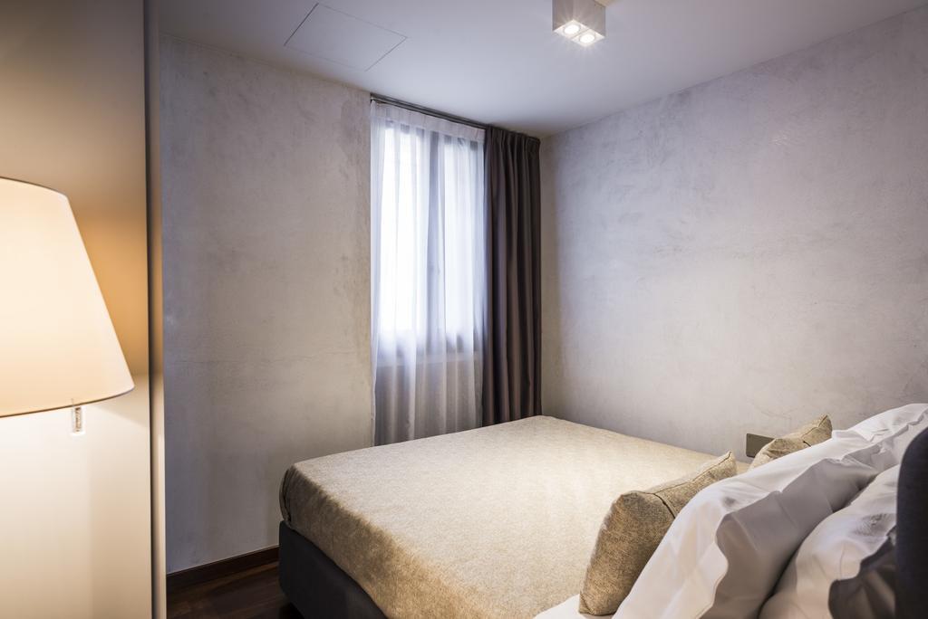 Myplace Piazza Dei Signori Apartments เตรวิโซ ภายนอก รูปภาพ