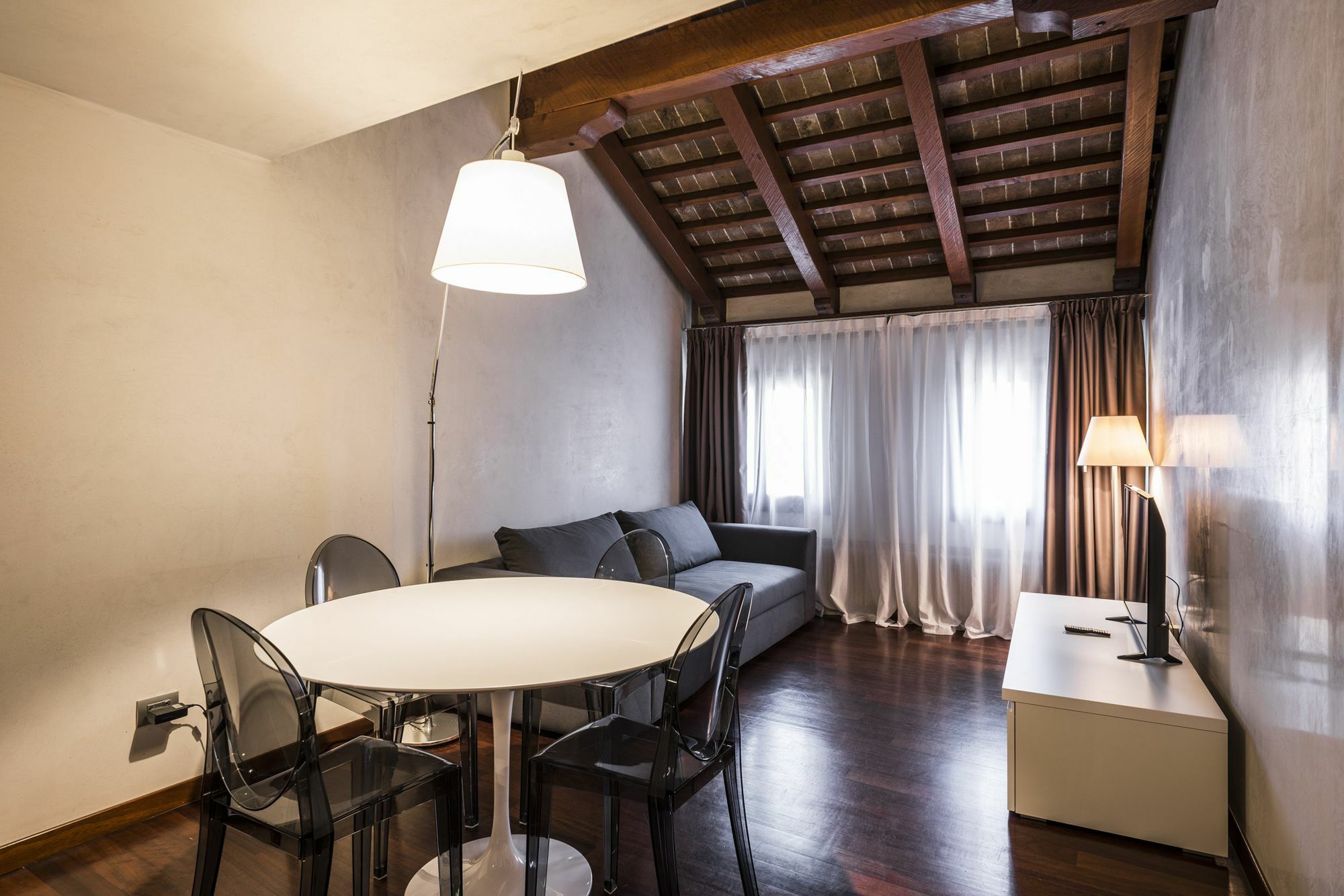 Myplace Piazza Dei Signori Apartments เตรวิโซ ภายนอก รูปภาพ