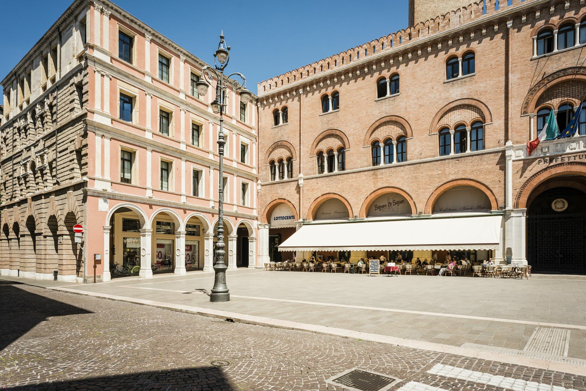 Myplace Piazza Dei Signori Apartments เตรวิโซ ภายนอก รูปภาพ